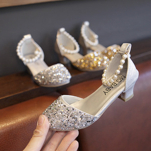 女童凉鞋2024新款儿童鞋时尚包头水晶鞋银色表演出小孩高跟公主鞋