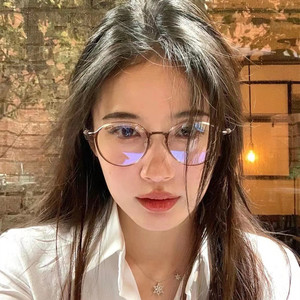 近视眼镜女长脸