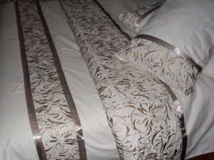 外贸出口全棉床品白色纯棉刺绣绣花单人双人四件套床单枕套被罩