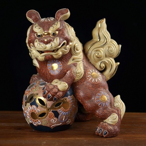 日本产九谷烧狮子置物手工柴烧日式陶瓷唐狮子彩绘绣球摆件陈设品