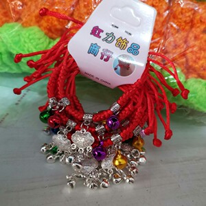 红绳子铃铛