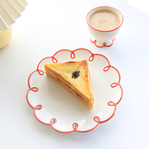 法式复古镂空陶瓷盘子可爱少女心红色花边早餐盘甜品蛋糕盘