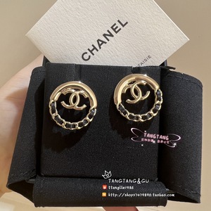 现货 Chanel香奈儿 22p 皮穿链金色 双C圆圈 圆形镂空 耳钉耳环