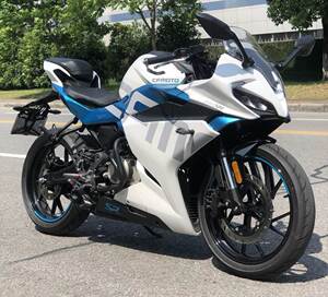 国四二手春风跑车250sr重机车公路赛电喷水冷nk150街车趴赛摩托车