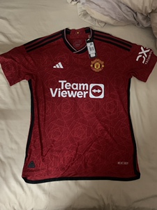 曼联23-24赛季主场更衣室球员版短袖球衣,全新带牌s/m/l码各一件