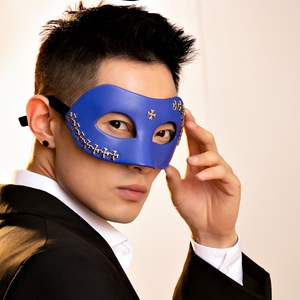 燕尾蝶家男士半脸铆钉十字架英伦硬核面具69club面具馆出品年会