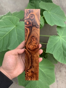 收藏品【小熊沙铁】【一物一拍】美国沙漠铁木瘤疤料镇尺单镇摆件