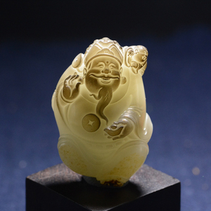 已结缘【品玉阁】新疆和田玉籽料海派玉雕梨秋皮黑皮财神挂件吊坠