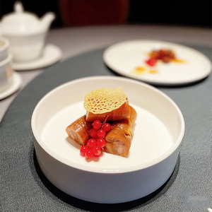 酒店中厨陶瓷圆形冷菜摆盘直口直身盘深盘中式特色白色会所个性盘