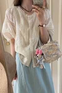 韩系蕾丝花边圆领镂空五分袖衬衫女夏季新款设计感小众天丝上衣