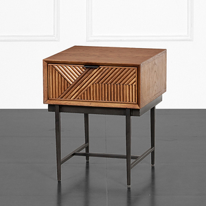 轻奢边几棕色床头柜实木雕刻几何线条个性设计抽屉面金属底框整装