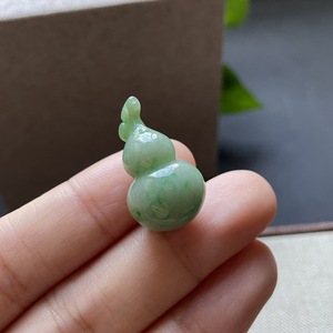 小葫芦玉坠缅甸