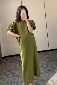 孕妇装连衣裙 法式泡泡袖绿色直筒夏季高级中长款高级感宽松长裙