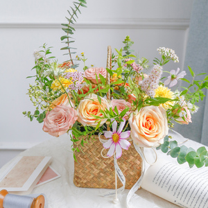 花篮藤编插花