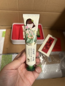 百雀羚三生花护手霜三生花山茶花美手霜40g补水保湿水嫩山茶花