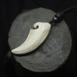 手工雕刻狼牙摸金符吊坠男士霸气项链鹿角制文玩把件礼物