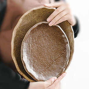 日式粗陶手捏盘子布纹浅盘家用菜盘寿司盘酒店餐具料理盘刺身鱼盘