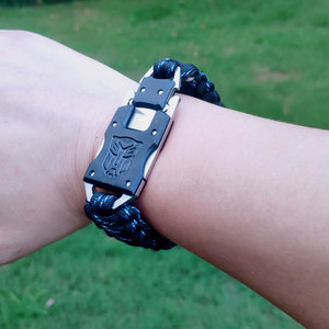 伞绳编制多功能手链手链带刀防身饰品手环户外女生防身狼武器金刚