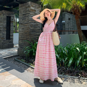 泰国旅行穿搭海岛沙滩裙法式甜美清新海边度假性感露背吊带连衣裙