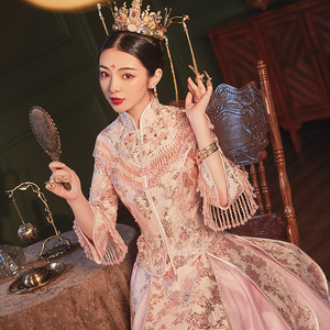 粉色秀禾龙凤褂