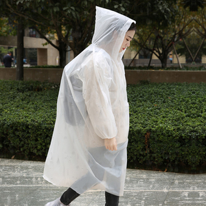 日本一次性雨衣加厚防水透明成人便携长款全身防暴雨户外旅游雨披