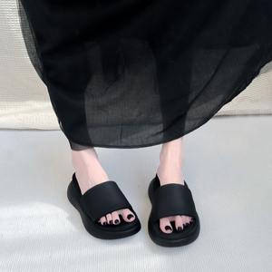 厚底拖鞋女2024新款黑色原创小众高级感沙滩坡跟高跟一字凉拖外穿