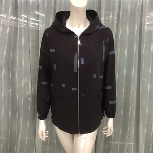 nlfushi18淘宝桐菲娅女装咔莱得连帽风衣意之秀中老年外套广娜丽人