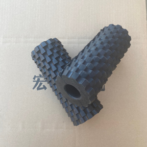 玉米收割机扒皮辊鱼鳞辊螺旋辊扒皮滚扒皮机英虎巨明金大丰勇猛