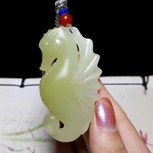 海马玉坠