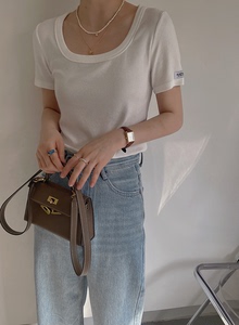 纯色短袖t恤衫女2022夏季时尚简约小方领短袖字母小标修身打底衫