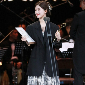 小雯法代 maje 赵露思同款黑色设计感气质宽松显瘦休闲西装外套