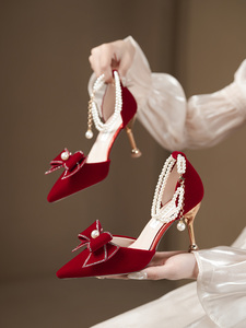 红色秀禾婚鞋女新款尖头细跟高跟两穿新娘鞋蝴蝶结珍珠绑带不累脚