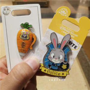 上海迪士尼疯狂动物城朱迪兔警官胡萝卜录音笔可爱交换徽章pin