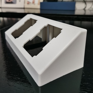 PVC新款塑料盒塔式插座单面三角形实验台走线槽五孔线盒双面PP盒