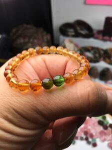四宝珠宝直播间天然新款碧玺金丝雀黄搭配祖母绿色手串上新了