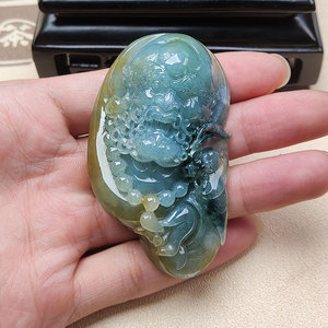 手玩把件天然翡翠