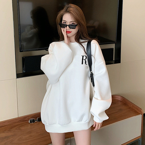 下半身消失长卫衣女