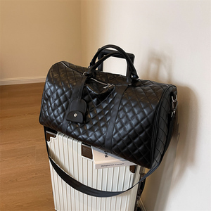 高品质柔软黑色皮革旅行包大容量菱格单肩斜挎手提短途出差行李包