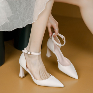 香港米白色高跟鞋女粗跟5厘米尖头中空单鞋一字扣带法式7公分凉鞋