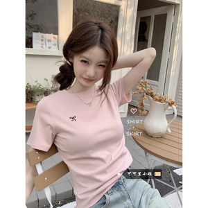可可里小姐短袖T恤夏季韩系刺绣甜辣粉色纯棉修身圆领正肩上衣女