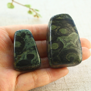 天然龙眼石孔雀石原石碎石大颗粒消磁石吊坠印章雕刻练手小料把玩