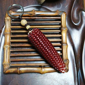 旺丰年爆红手捻玉米部落收来的丰年祭吉祥饰物做的手机挂坠钥匙扣