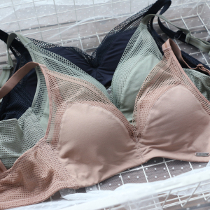 挺拔感聚拢型 女士文胸内衣