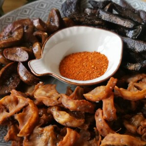 东北散装炸猪腰子和猪连踢,40元一斤包邮,猪油炸猪沙肝和猪腰子