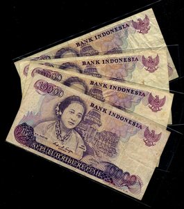印度尼西亚 1985年 10000卢比,美品,单价28
