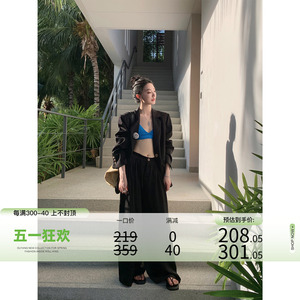 区区欧阳 肌理感黑色缎面西装外套女夏季休闲宽松设计感小众西服