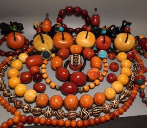 西藏一线收货雪巴绿松石老珠,老货不退不换,顺丰到付 谢谢理解