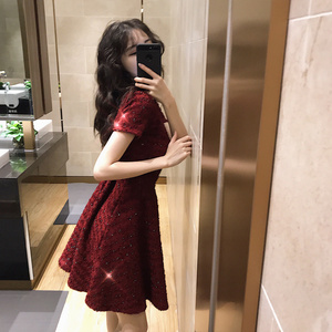 XZOXZO2024新款收腰复古法式V领红色连衣裙小个子气质显高小红裙