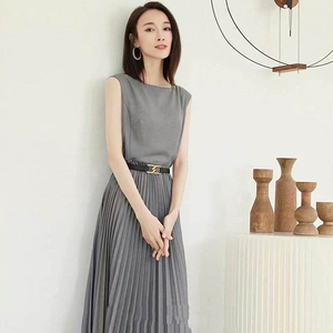 哥弟真的好2022春装新款气质优雅双吊带u型领针织连衣裙女a500161522