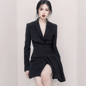洋气御姐气质女神范两件套2019春装个性西装外套女不规则连衣裙潮